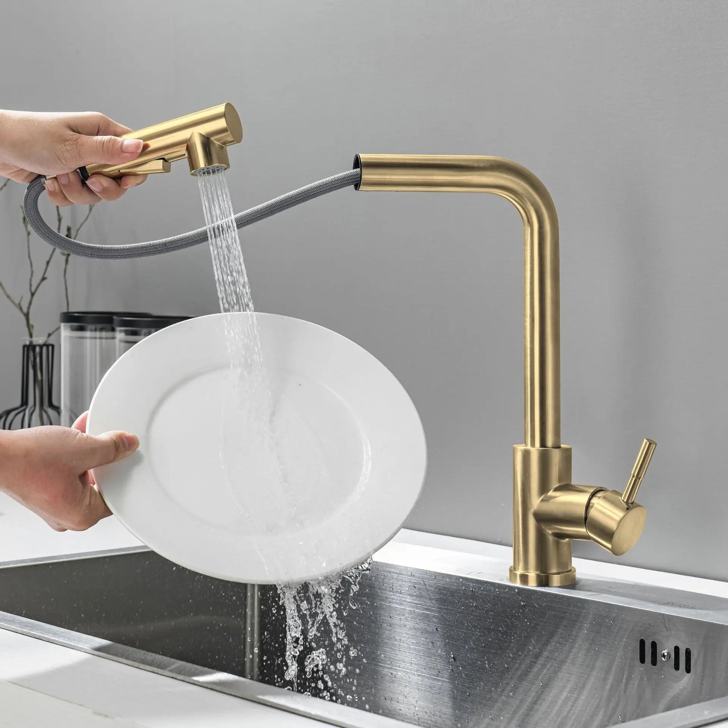 Wexford Ridge™ ArcLine 7 + Pull-Out Kitchen Faucet