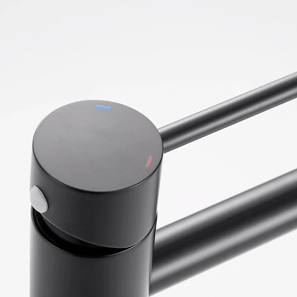 Niore Curve – Matte Black Single Hole Bathroom Faucet