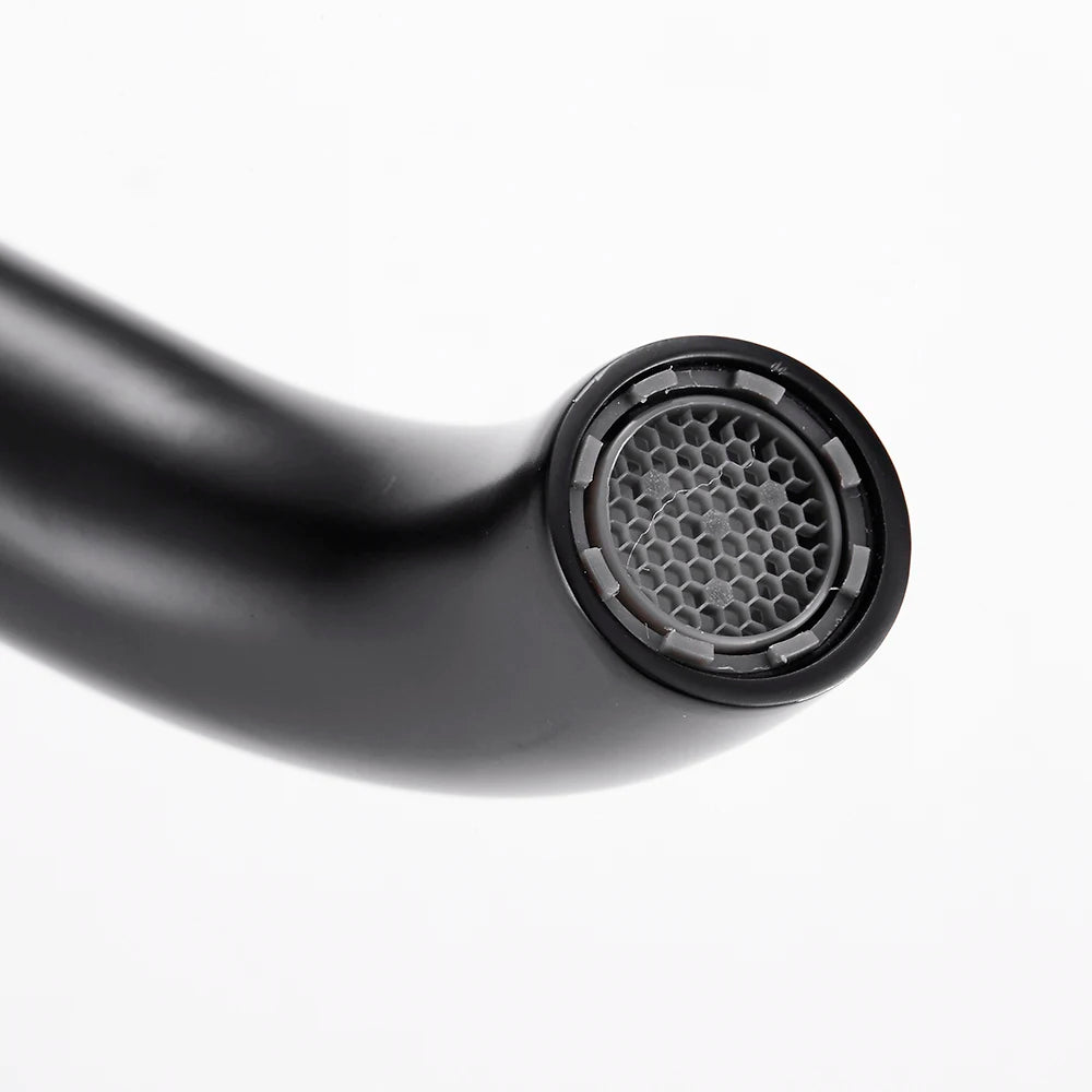 Niore Curve – Matte Black Single Hole Bathroom Faucet