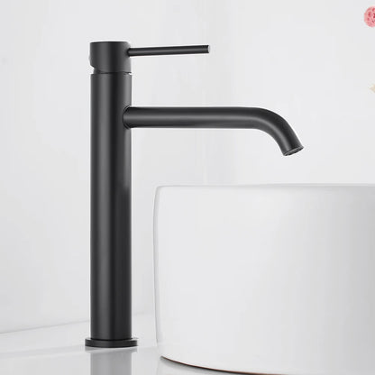 Niore Curve – Matte Black Single Hole Bathroom Faucet