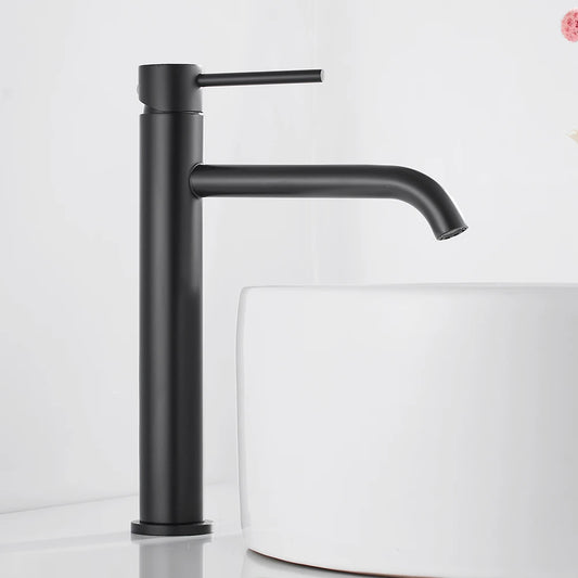 Niore Curve – Matte Black Single Hole Bathroom Faucet